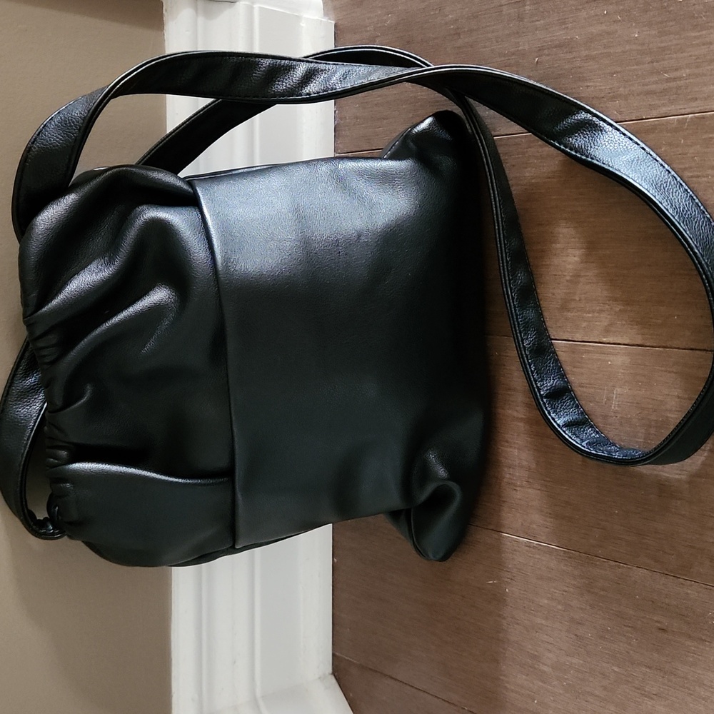 SiMONS Black Vegan Leather Crossbody Bag